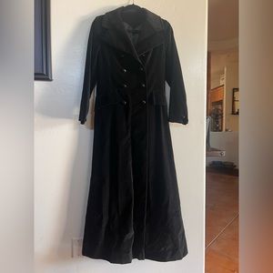 Vintage 1960s Women’s Velvet Long Coat ILGWU